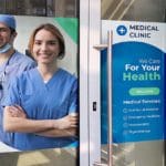 folia samoprzylepna z zadrukiem na witryny