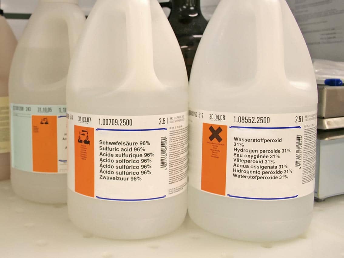 naklejki na butelki chemiczne